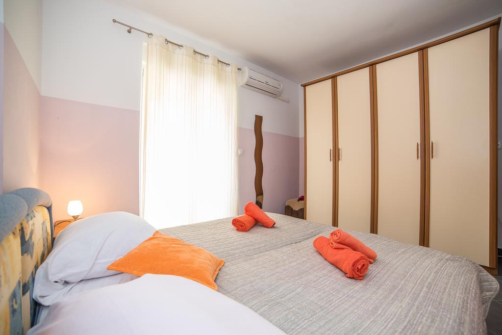 Apartments Saldun トロギール エクステリア 写真